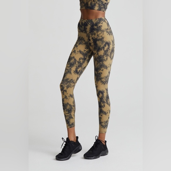 EUC Varley Let's Go Pocket Legging in Flaxen Tie Dye Size XS - Picture 3 of 7